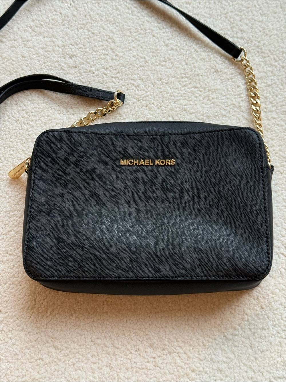 MICHAEL KORS Large Jet Set Crossbody Black Leather Gold Chain Handbag Purse